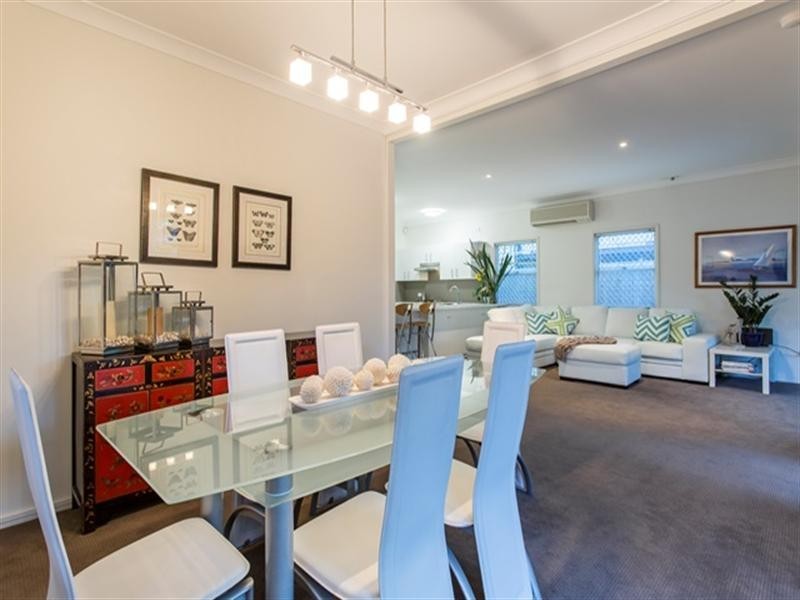 16 Hamilton Avenue, Hendra QLD 4011