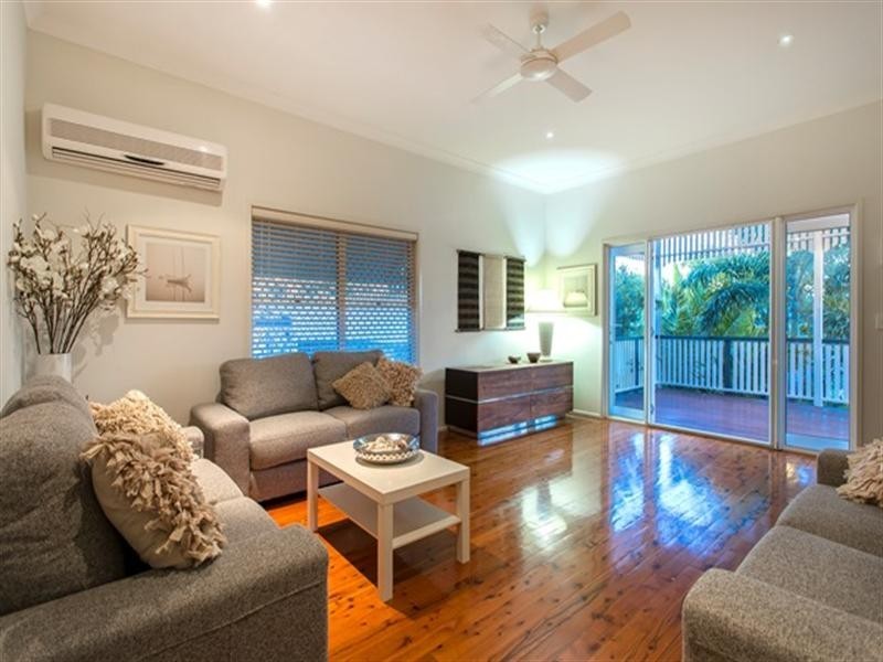 16 Hamilton Avenue, Hendra QLD 4011