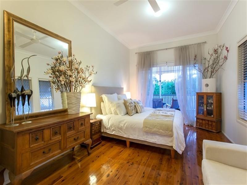 16 Hamilton Avenue, Hendra QLD 4011