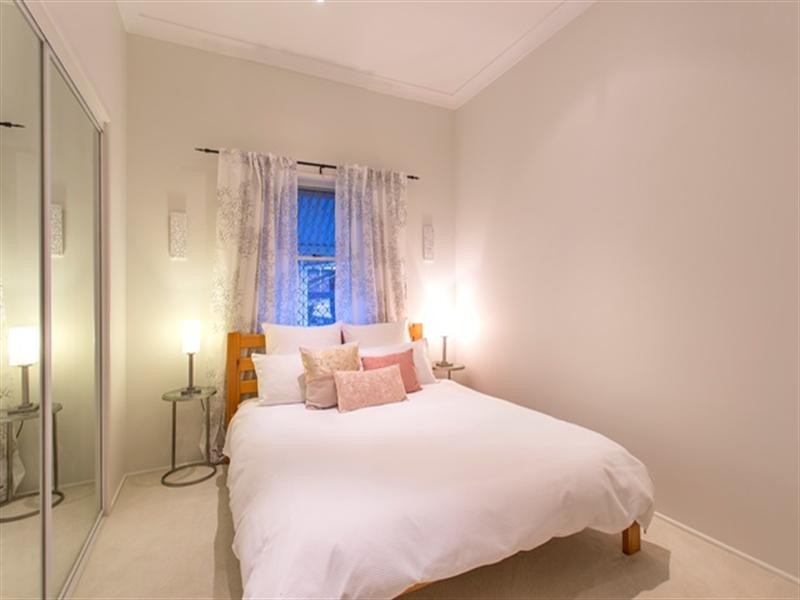 16 Hamilton Avenue, Hendra QLD 4011