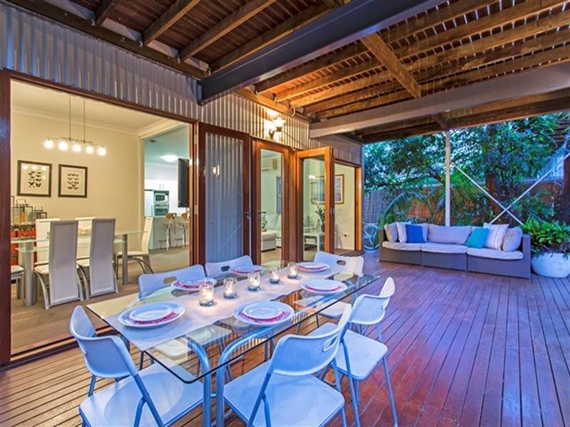 16 Hamilton Avenue, Hendra QLD 4011