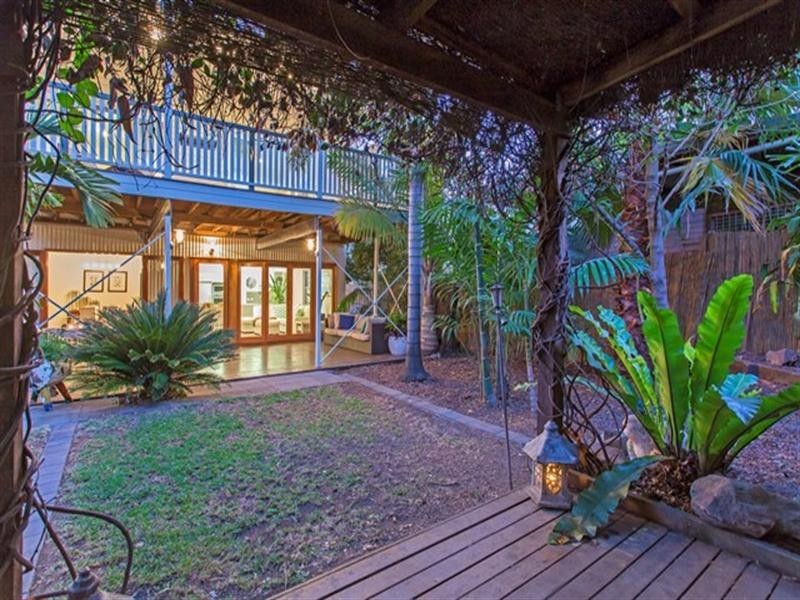 16 Hamilton Avenue, Hendra QLD 4011