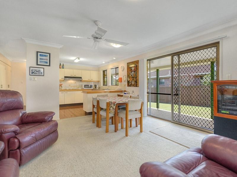 21 Lanchester Street, Stafford Heights QLD 4053