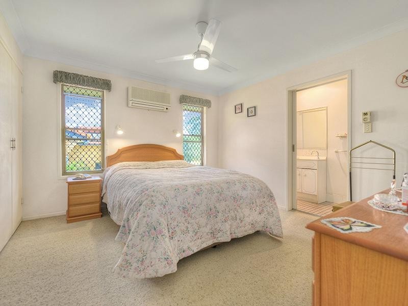 21 Lanchester Street, Stafford Heights QLD 4053