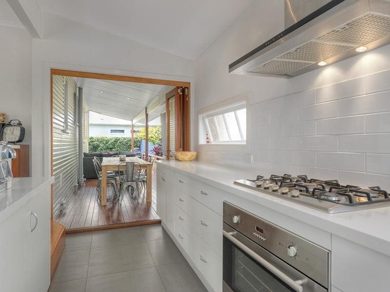 15 Almora Street, Wooloowin QLD 4030