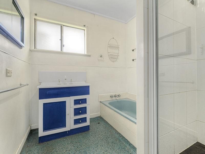 18 Gracemere Street, Newmarket QLD 4051