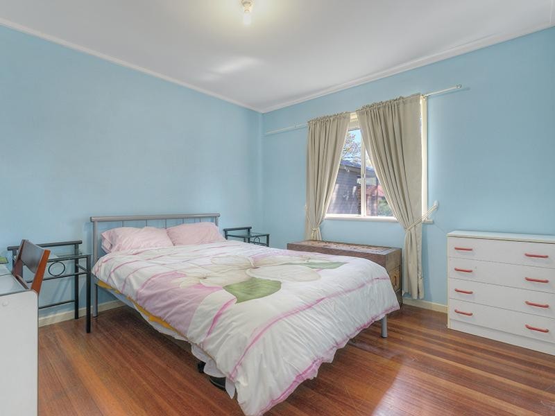 18 Gracemere Street, Newmarket QLD 4051