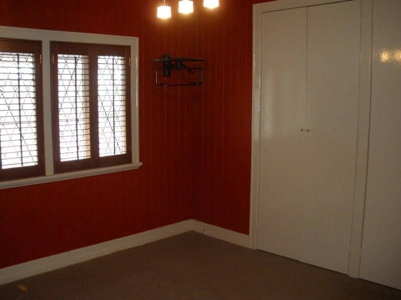 12 Grays Road, Gaythorne QLD 4051