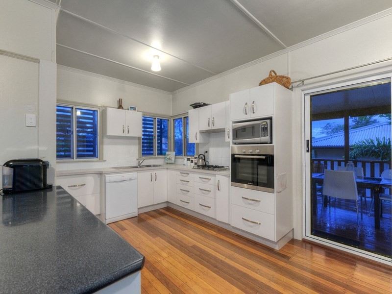 65 Eleventh Avenue, Kedron QLD 4031