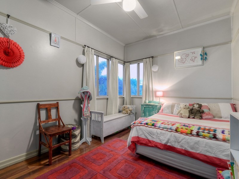 65 Eleventh Avenue, Kedron QLD 4031