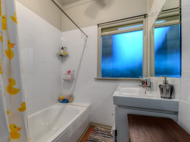 65 Eleventh Avenue, Kedron QLD 4031