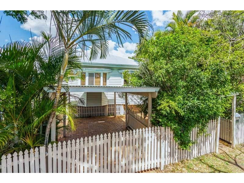 23 Ninth Avenue, Kedron QLD 4031