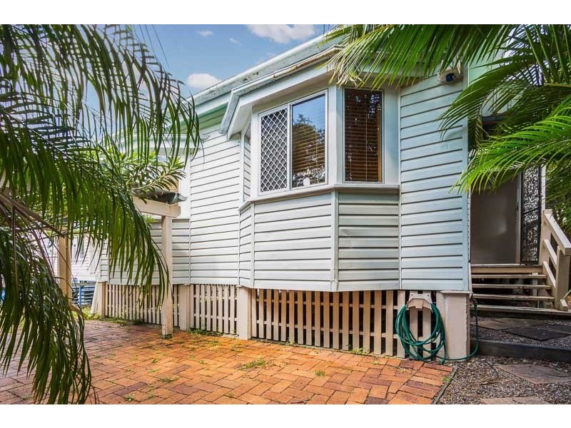 23 Ninth Avenue, Kedron QLD 4031