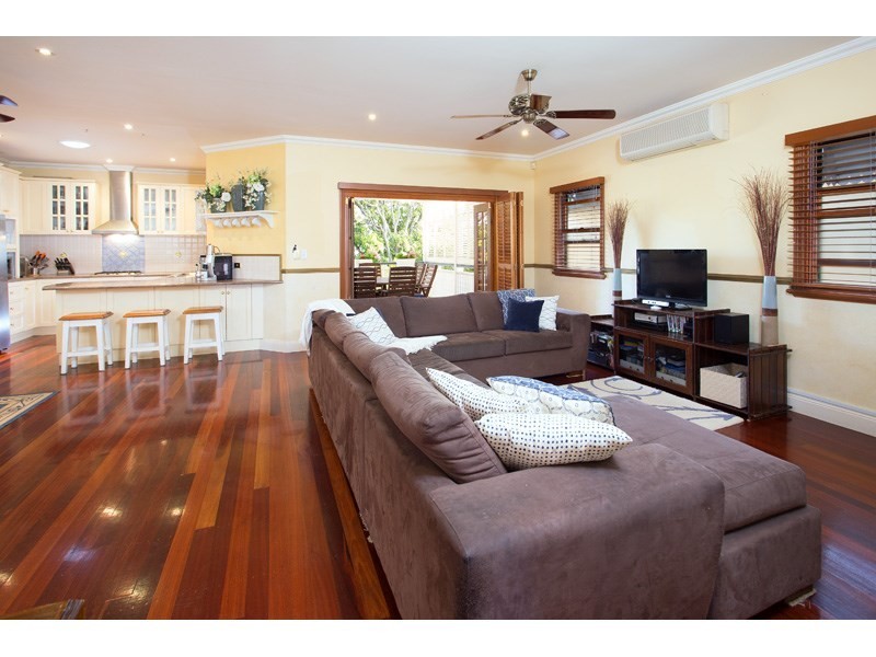 38 Evelyn Street, Grange QLD 4051