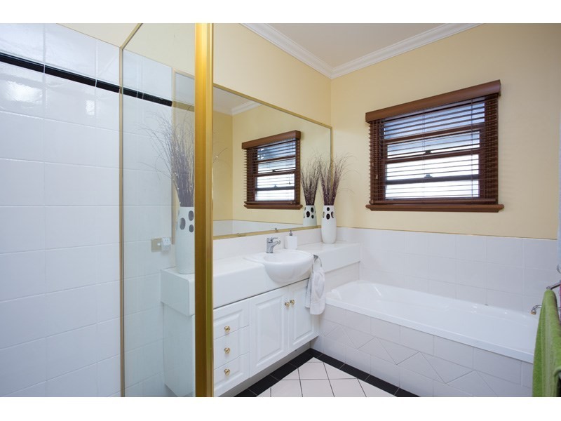 38 Evelyn Street, Grange QLD 4051