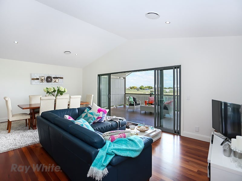 31 Raceview Avenue, Hendra QLD 4011