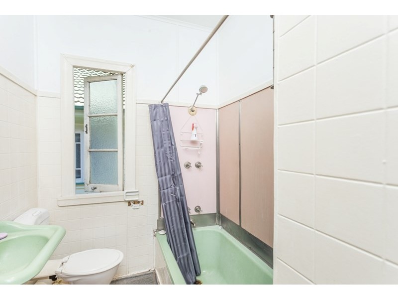 46 Seventh Avenue, Kedron QLD 4031