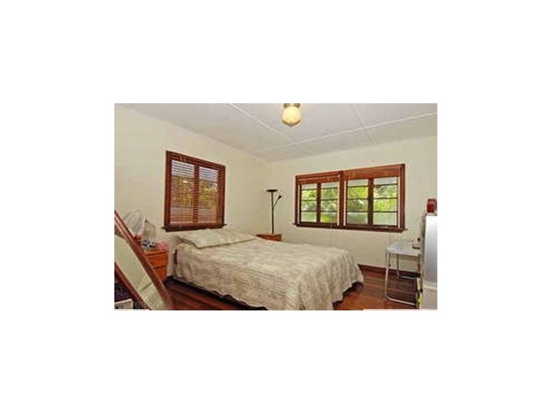12 Vale Street, Wavell Heights QLD 4012