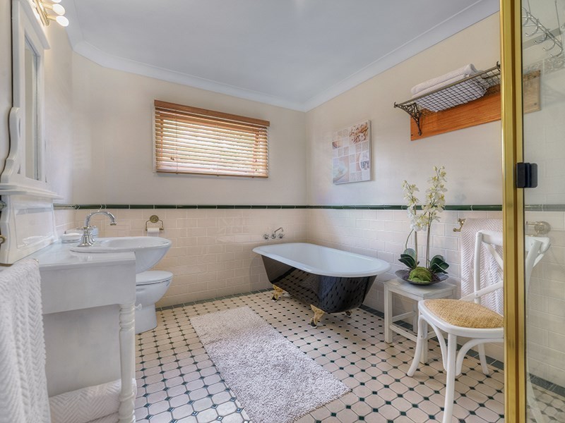 11 Cranmore Street, Red Hill QLD 4059