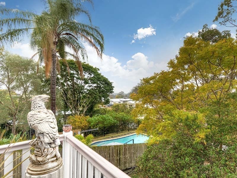 19 Normanton Street, Stafford Heights QLD 4053