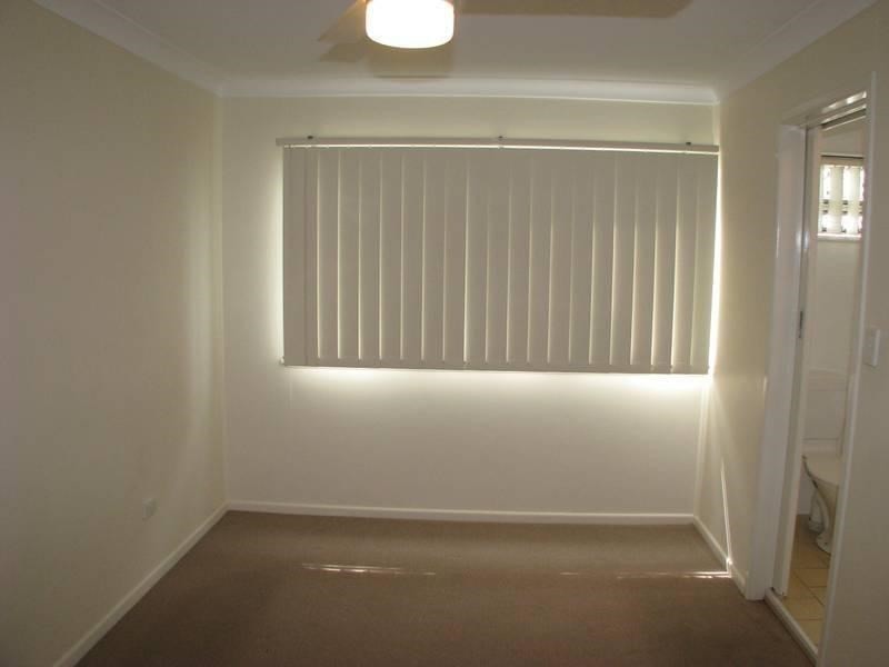 2/211 Webster Road, Stafford QLD 4053