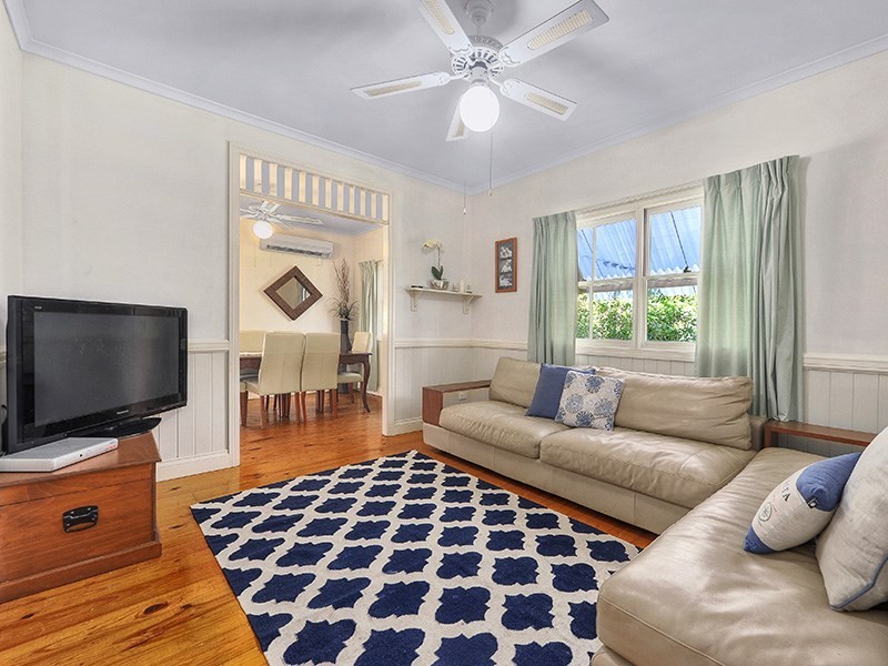 27 Thomas Street, Red Hill QLD 4059