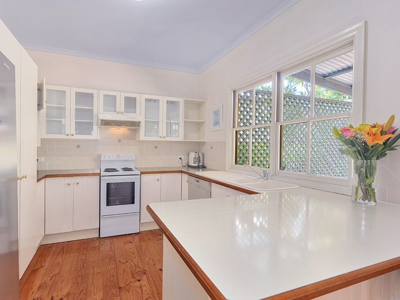 27 Thomas Street, Red Hill QLD 4059