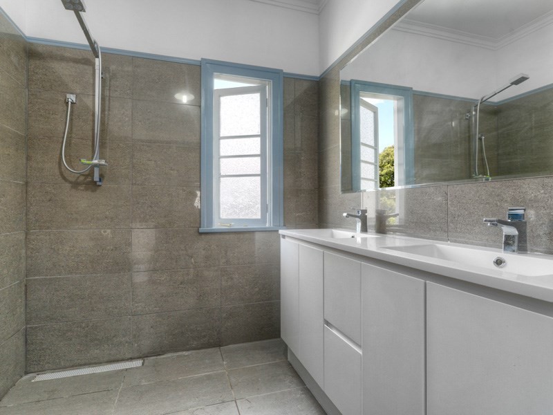 27 Clifford Street, Stafford QLD 4053