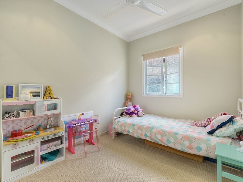 13 Vale Street, Wavell Heights QLD 4012