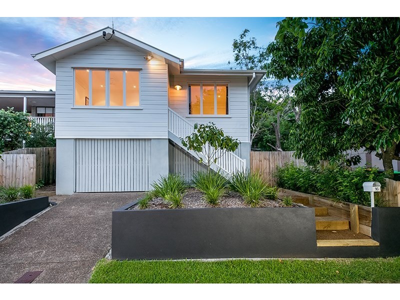 16 Sixth Avenue, Windsor QLD 4030