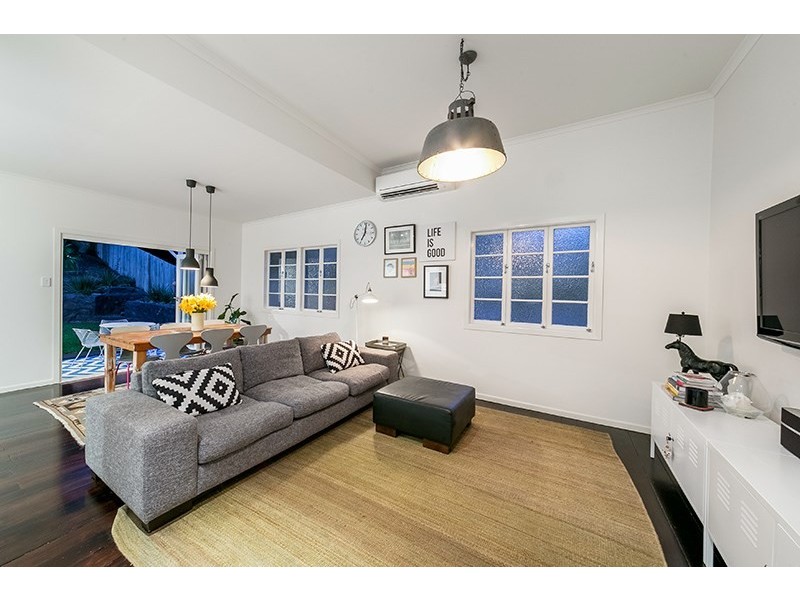 16 Sixth Avenue, Windsor QLD 4030