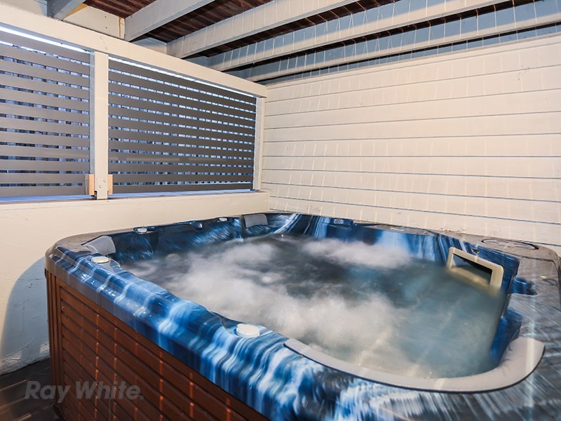 42 Myrtle Street, Grange QLD 4051