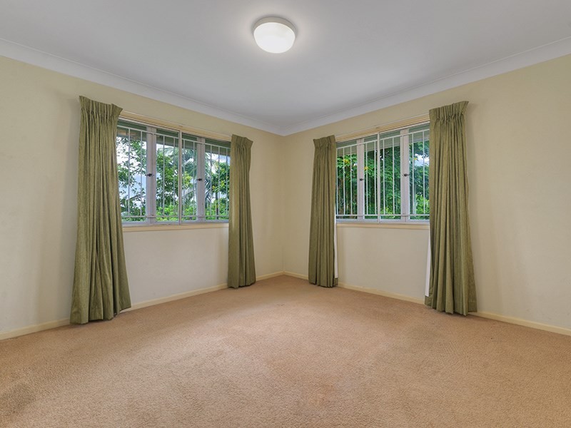 6 Euratha Street, Stafford Heights QLD 4053