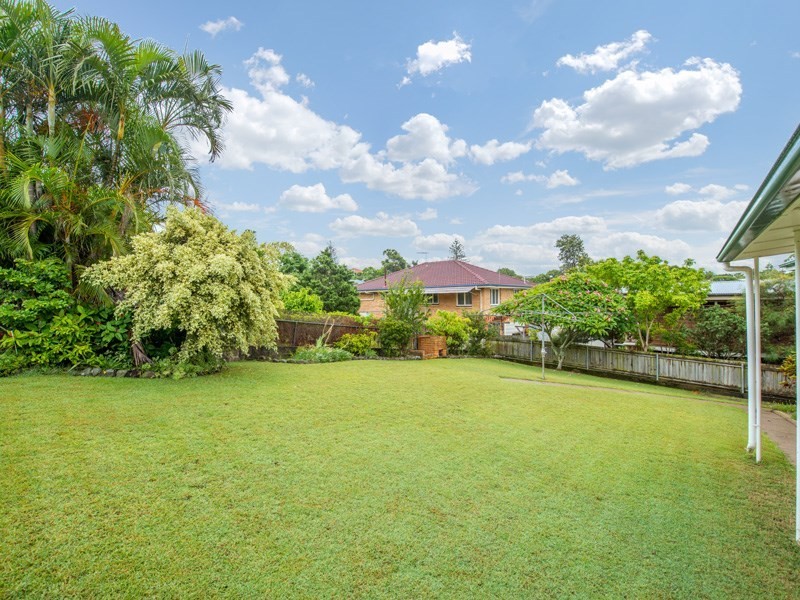 6 Euratha Street, Stafford Heights QLD 4053