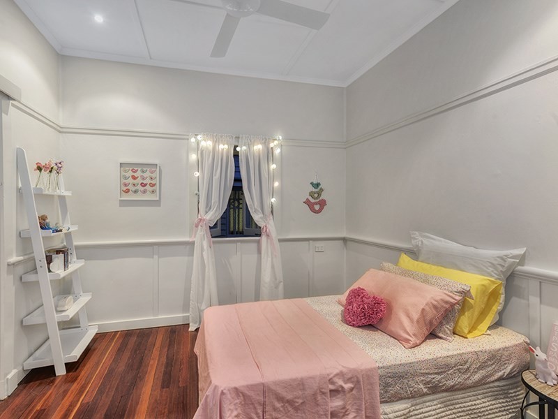 22 Myrtle Street, Grange QLD 4051