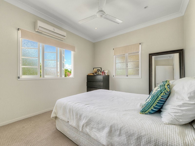 13 Vale Street, Wavell Heights QLD 4012