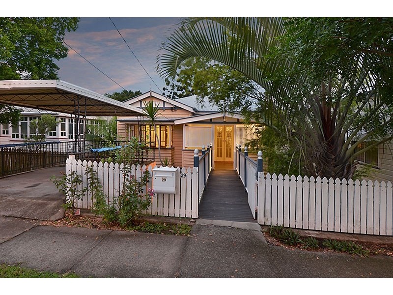 29 Tenth Avenue, Windsor QLD 4030