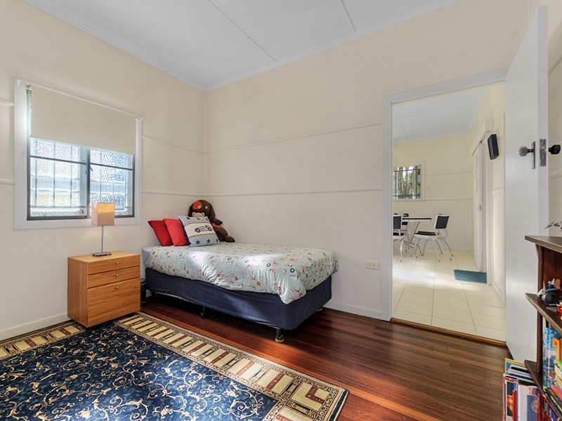 25 Stirling Street, Gordon Park QLD 4031