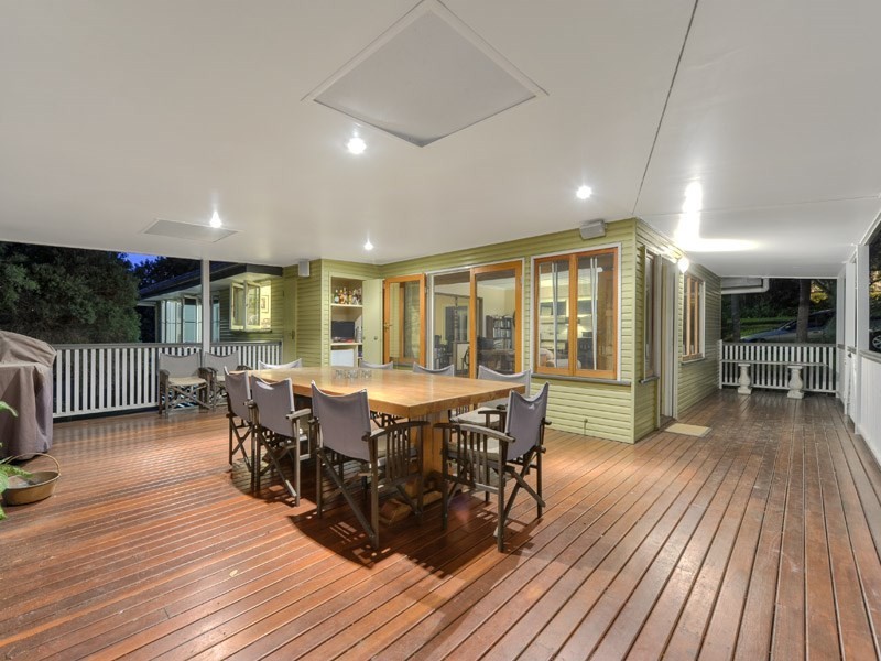 8 Dorkay Street, Stafford Heights QLD 4053