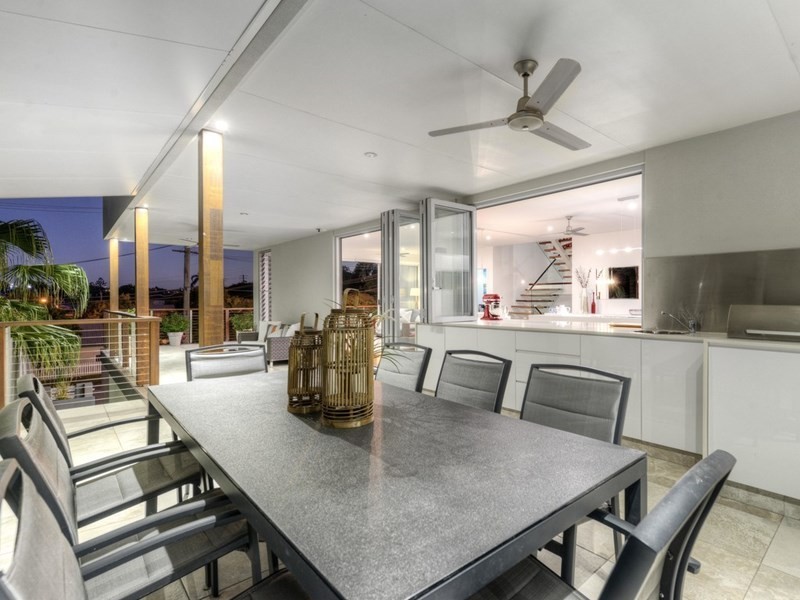 2 Angliss Street, Wilston QLD 4051