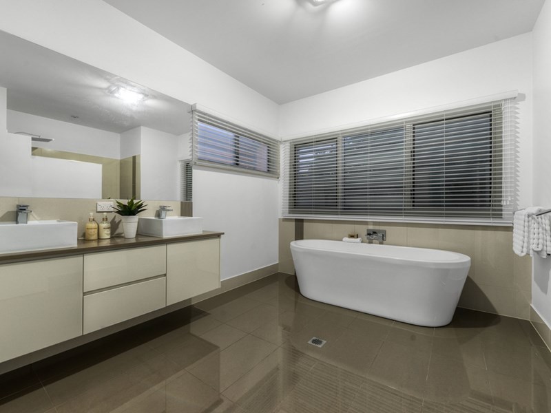 2 Angliss Street, Wilston QLD 4051