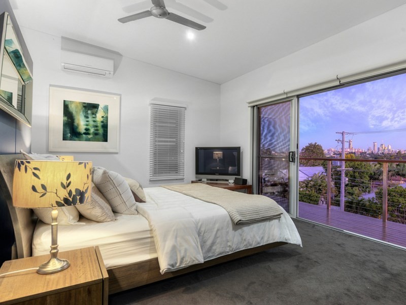 2 Angliss Street, Wilston QLD 4051