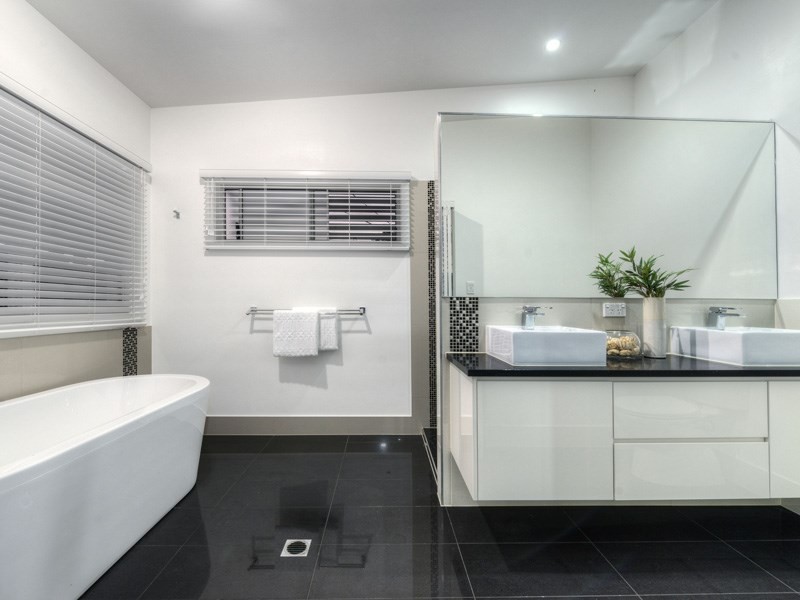 2 Angliss Street, Wilston QLD 4051