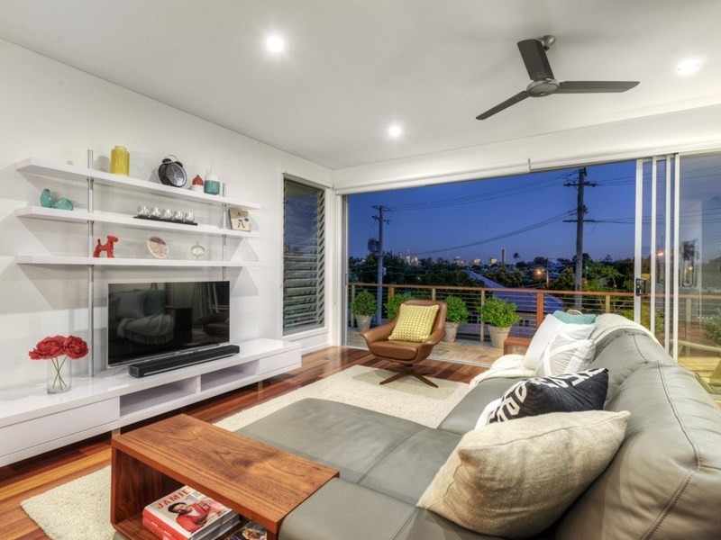 2 Angliss Street, Wilston QLD 4051