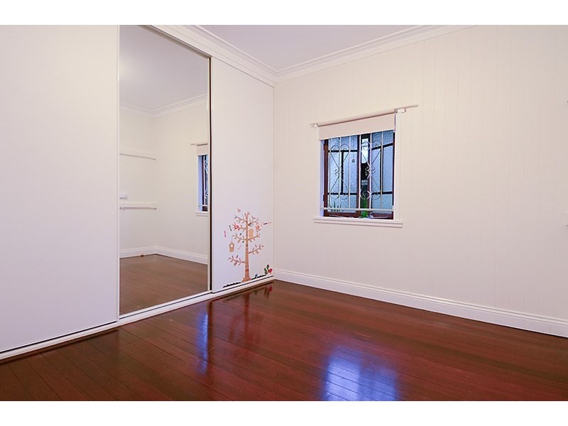 29 Tenth Avenue, Windsor QLD 4030