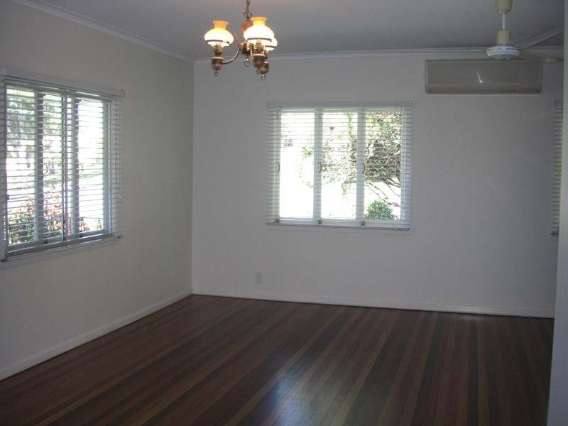 35 Macnaughton Street, Stafford QLD 4053