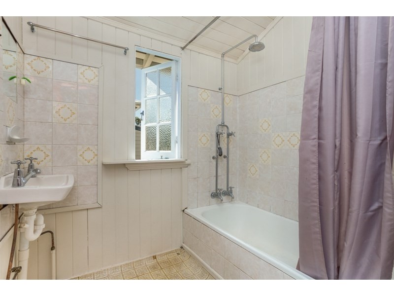 79 Lanham Avenue, Grange QLD 4051