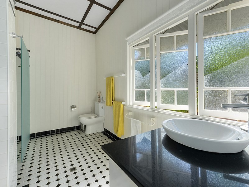 64 Lanham Avenue, Grange QLD 4051