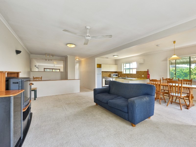 15 Crawford Avenue, Stafford QLD 4053