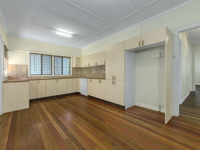 27 Armfield Street, Stafford QLD 4053